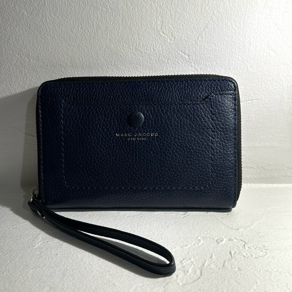 Marc Jacobs Recruit navy leather phone wristlet/wallet